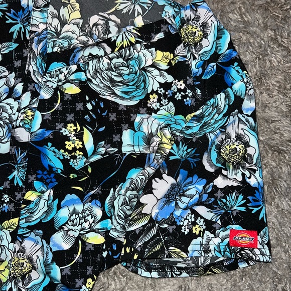 Dickies Brand Blue Floral Scrub Top - Picture 2 of 3
